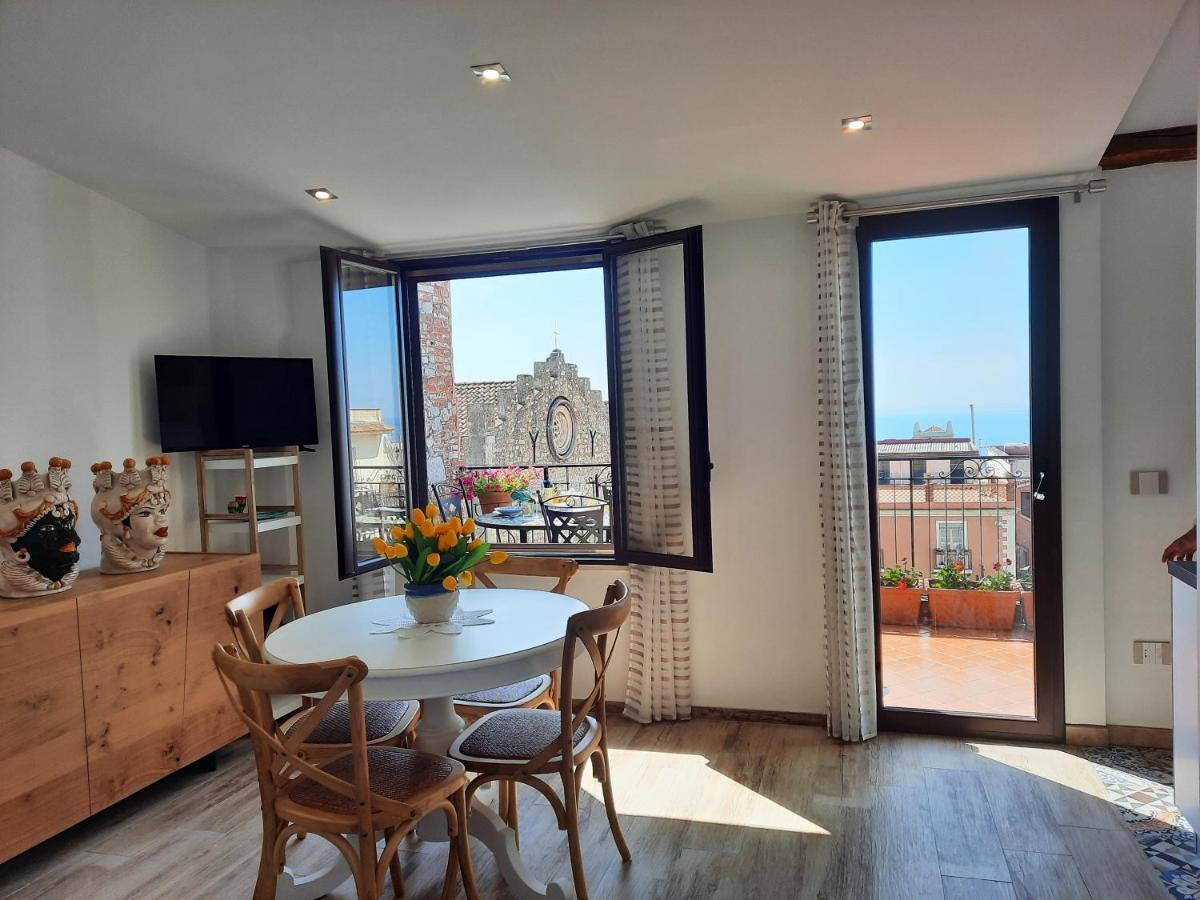Casa Carla Al Duomo Apartment ตาออร์มินา ภายนอก รูปภาพ