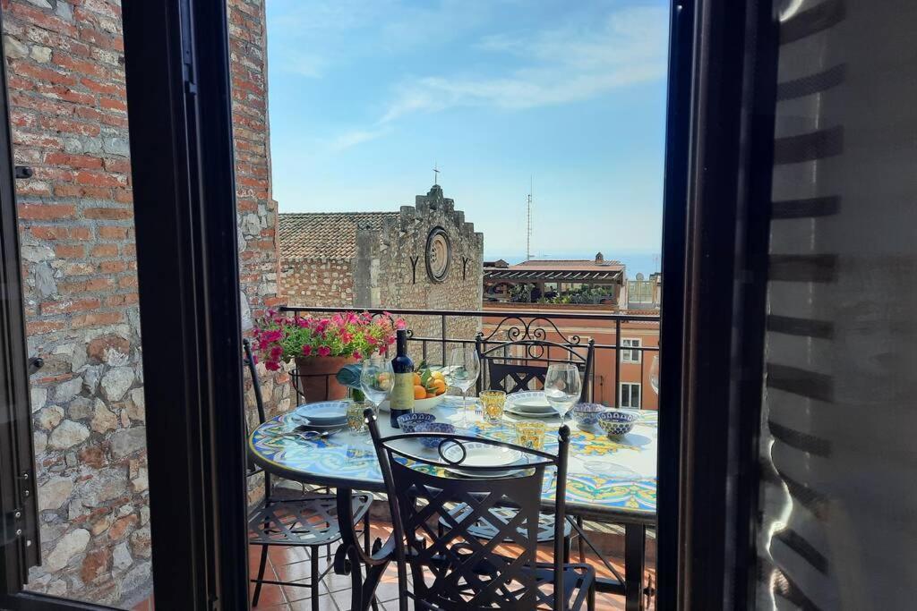 Casa Carla Al Duomo Apartment ตาออร์มินา ภายนอก รูปภาพ