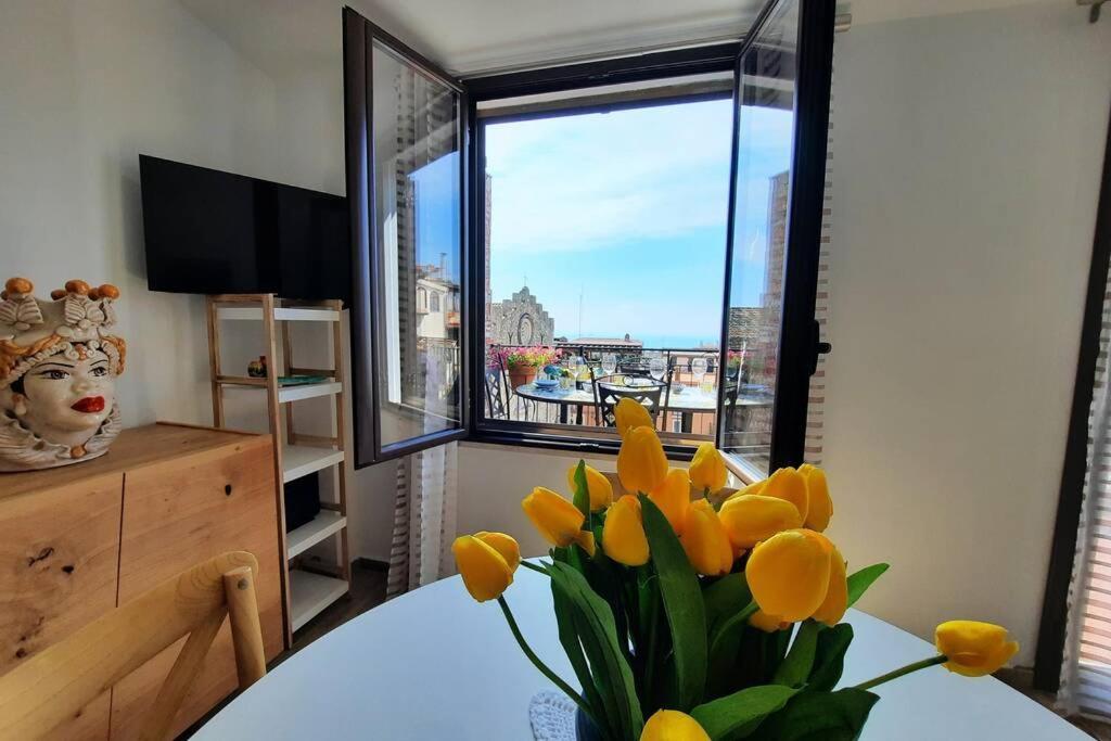 Casa Carla Al Duomo Apartment ตาออร์มินา ภายนอก รูปภาพ