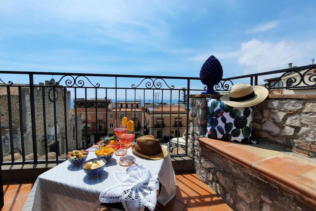 Casa Carla Al Duomo Apartment ตาออร์มินา ภายนอก รูปภาพ